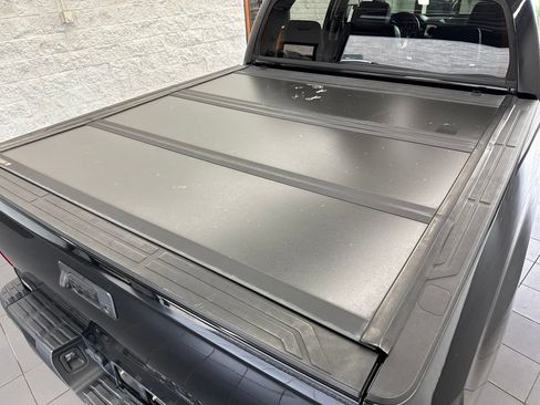 Certified 2019 Toyota Tundra Platinum AWD/4WD image 9