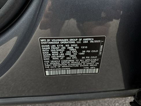 Certified 2024 Volkswagen Atlas Cross Sport SE w/ Black Wheel Package image 32