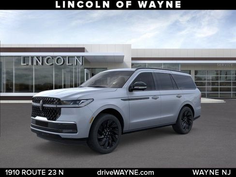 New 2026 Lincoln Navigator Reserve w/ Jet Appearance Package AWD/4WD image 1