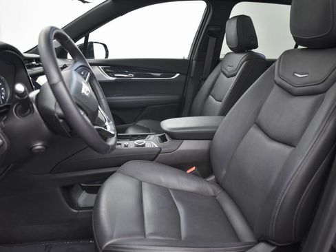 Used 2024 Cadillac XT6 Premium Luxury w/ Technology Package image 11