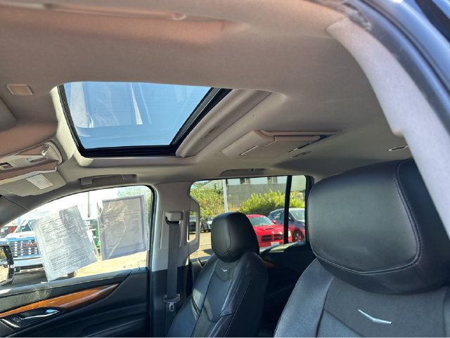 Certified 2019 Cadillac Escalade ESV Premium Luxury RWD image 26