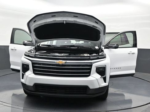 Used 2024 Chevrolet Traverse LT FWD image 36