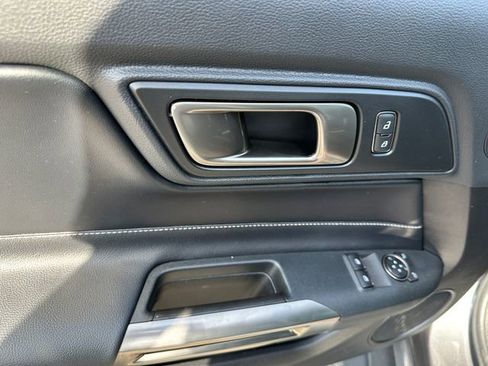 Used 2021 Ford Mustang Shelby GT500 w/ Technology Package image 17