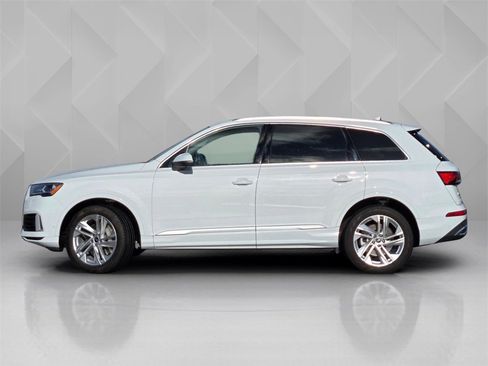 Used 2023 Audi Q7 3.0T Premium Plus w/ Premium Plus Package image 3