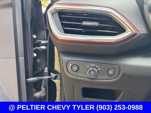 Used 2022 Chevrolet TrailBlazer RS w/ Sun and Liftgate Package FWD image 13