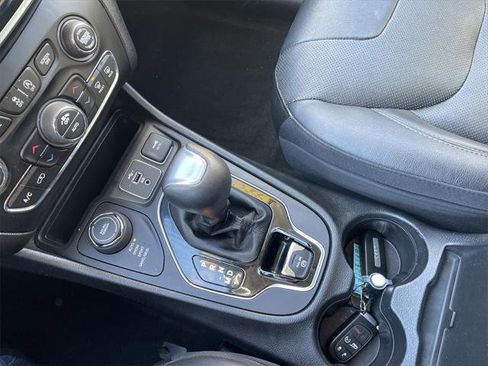 Certified 2019 Jeep Cherokee Limited image 21