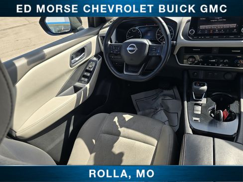 Used 2025 Nissan Rogue SV FWD image 24