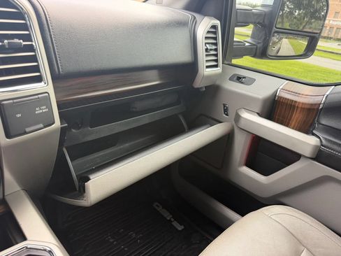 Used 2015 Ford F150 Lariat w/ Equipment Group 502A Luxury AWD/4WD image 46
