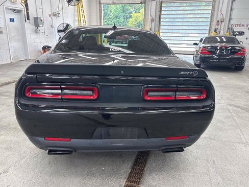 Used 2020 Dodge Challenger SRT Hellcat w/ Plus Package RWD image 7