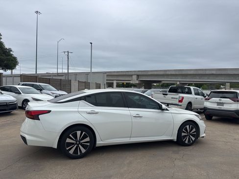 Certified 2022 Nissan Altima 2.5 SV image 23