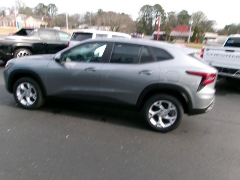 New 2026 Chevrolet Trax LS w/ LS Convenience Package image 5