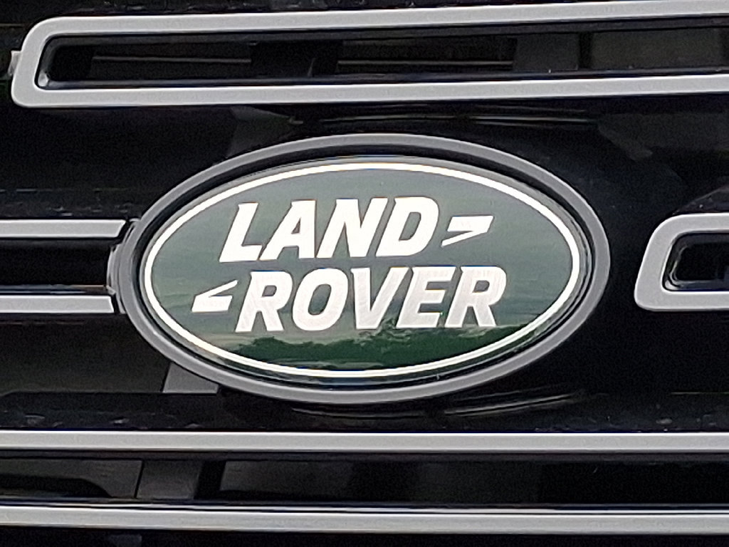 New 2026 Land Rover Range Rover Long Wheelbase SE AWD/4WD image 17