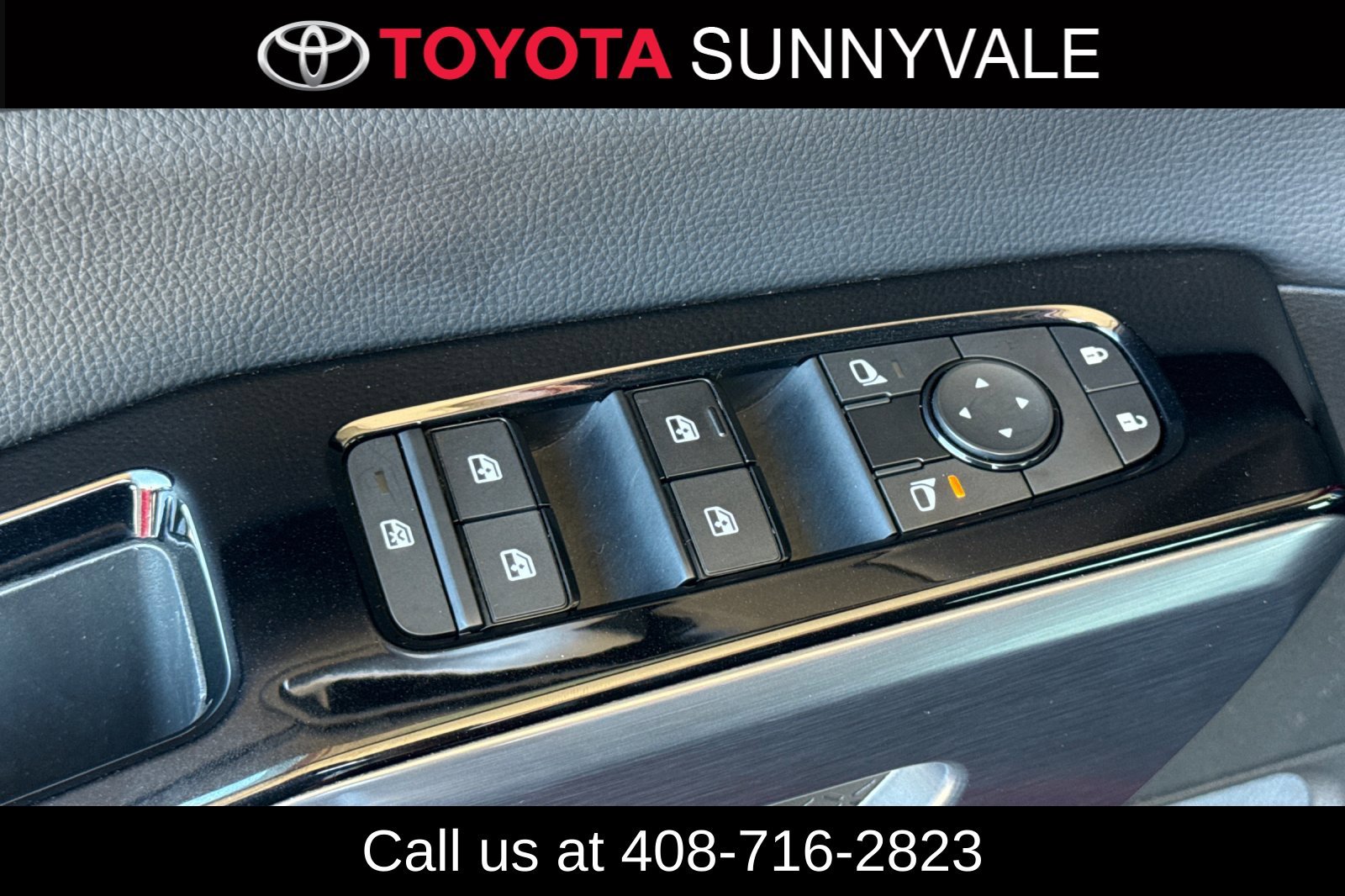 Used 2024 Nissan Pathfinder SL FWD image 28