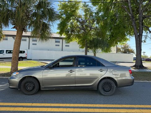 Used 2005 Toyota Camry FWD image 5