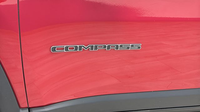 Used 2018 Jeep Compass Limited w/ Navigation Group AWD/4WD image 38