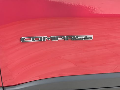 Used 2018 Jeep Compass Limited w/ Navigation Group AWD/4WD image 38