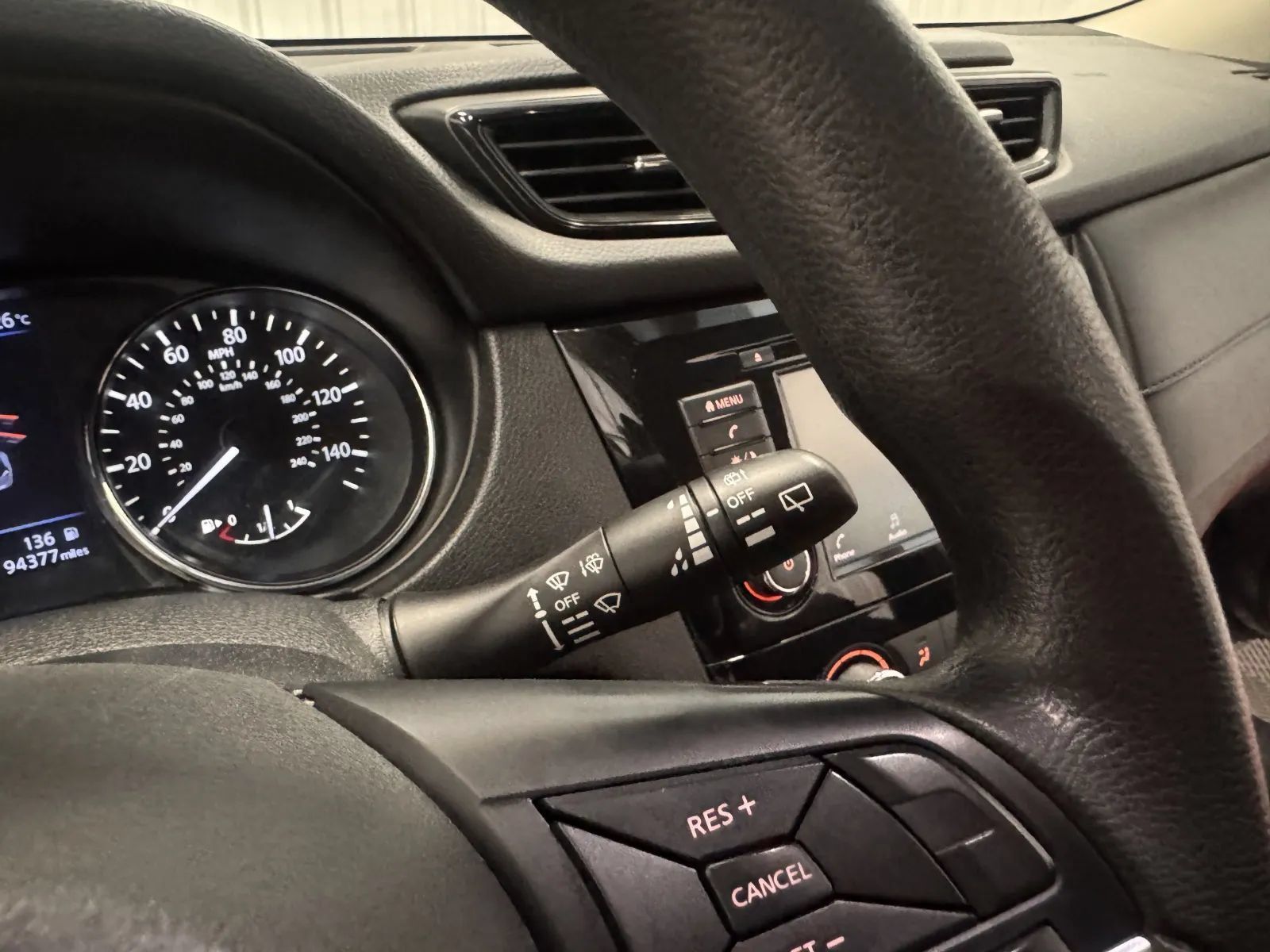 Used 2020 Nissan Rogue S FWD image 22