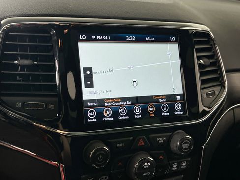 Used 2022 Jeep Grand Cherokee Limited image 13