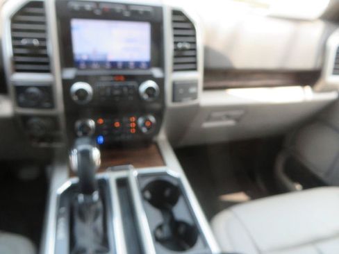 Used 2020 Ford F150 Lariat w/ Equipment Group 502A Luxury AWD/4WD image 19