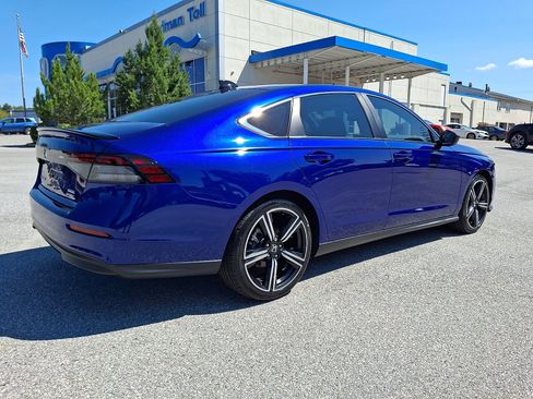 Used 2024 Honda Accord Sport image 6