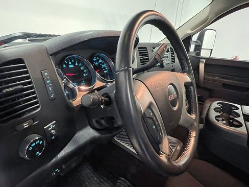 Used 2011 GMC Sierra 2500 SLE w/ SLE Preferred Package AWD/4WD image 63