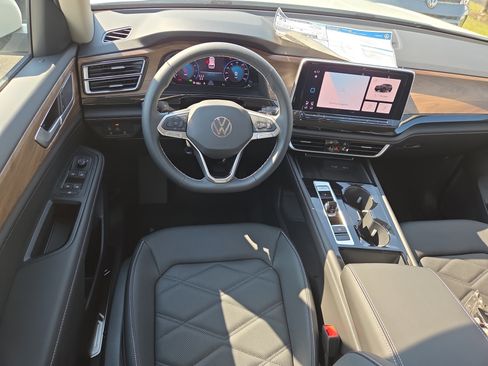 New 2026 Volkswagen Atlas SE image 7