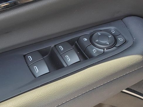 Used 2025 Chevrolet Tahoe Z71 w/ Comfort Package AWD/4WD image 18