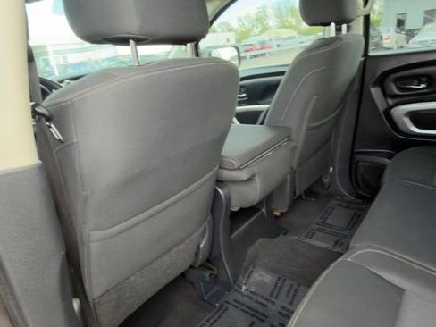 Used 2018 Nissan Titan SV AWD/4WD image 33