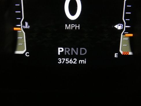 Used 2022 Jeep Wrangler Unlimited Sahara image 19