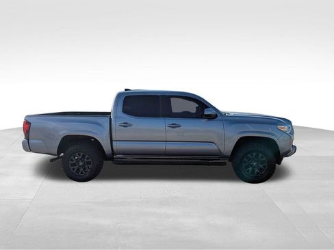 Used 2021 Toyota Tacoma SR image 3
