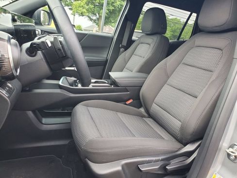 Used 2026 Chevrolet Equinox LT FWD image 6