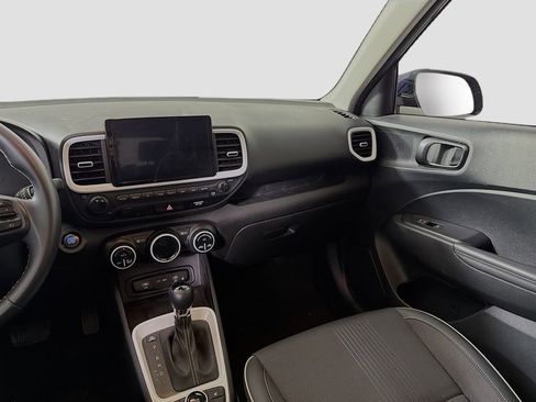 Used 2024 Hyundai Venue Limited image 26