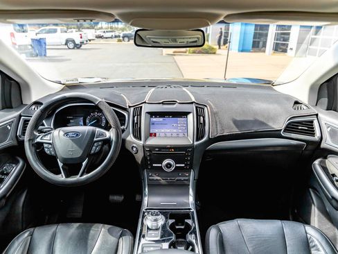 Used 2019 Ford Edge Titanium w/ Equipment Group 301A FWD image 10