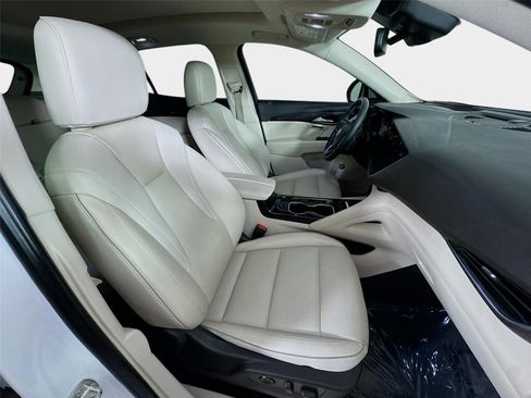 Certified 2022 Buick Envision Essence w/ Technology Package I FWD image 30