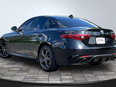 Used 2018 Alfa Romeo Giulia Ti Sport w/ Quick Order Package 22S Sport AWD/4WD image 7