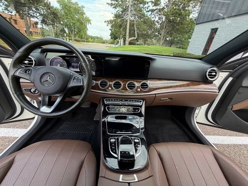 Used 2017 Mercedes-Benz E 300 4MATIC image 41
