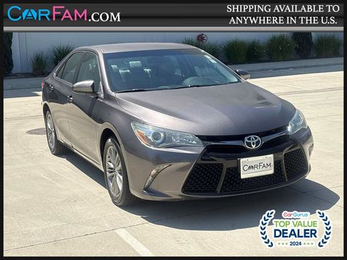 Used 2016 Toyota Camry SE FWD image 1