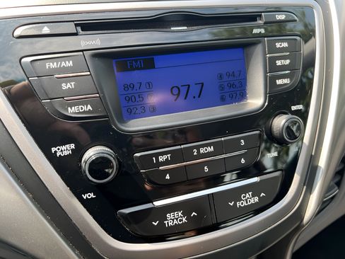 Used 2013 Hyundai Elantra GLS FWD image 24