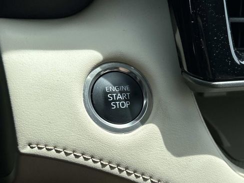 Used 2024 Toyota Highlander Limited AWD/4WD image 33