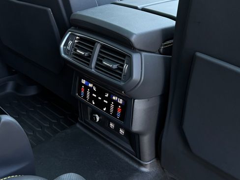 Used 2021 Lamborghini Urus image 35