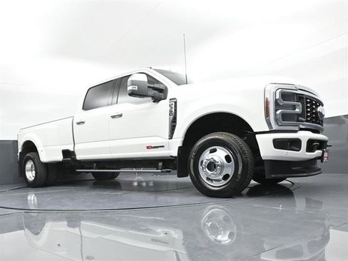 Certified 2024 Ford F350 Platinum AWD/4WD image 31