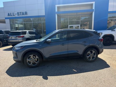 Used 2025 Ford Escape ST-Line Select AWD/4WD image 3