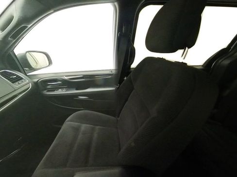 Used 2019 Dodge Grand Caravan SE FWD image 23