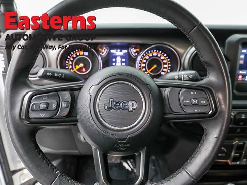 Used 2023 Jeep Gladiator Sport image 10