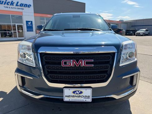 Used 2017 GMC Terrain SLE w/ Convenience Package AWD/4WD image 2