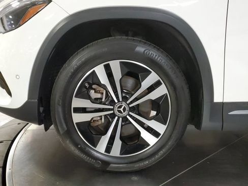 Used 2025 Mercedes-Benz GLA 250 4MATIC image 29