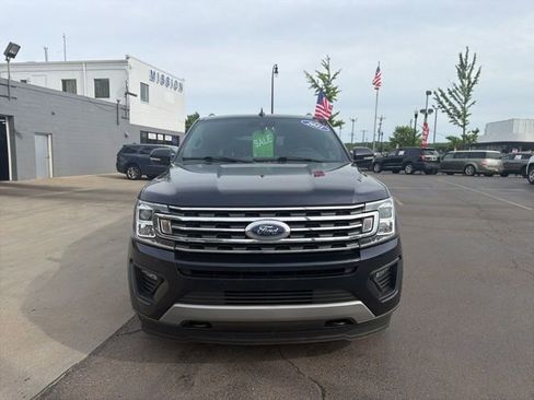 Used 2021 Ford Expedition Max XLT AWD/4WD image 2