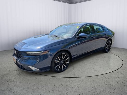 Certified 2025 Honda Accord Touring image 6