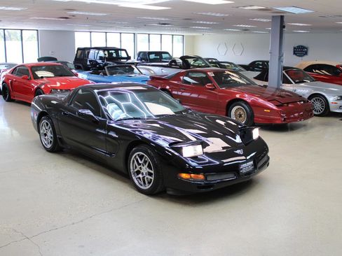 Used 2003 Chevrolet Corvette Z06 w/ Memory Package, 3 Drivers RWD image 8