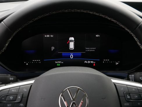 Certified 2024 Volkswagen Taos SE w/ Panoramic Sunroof Package image 21